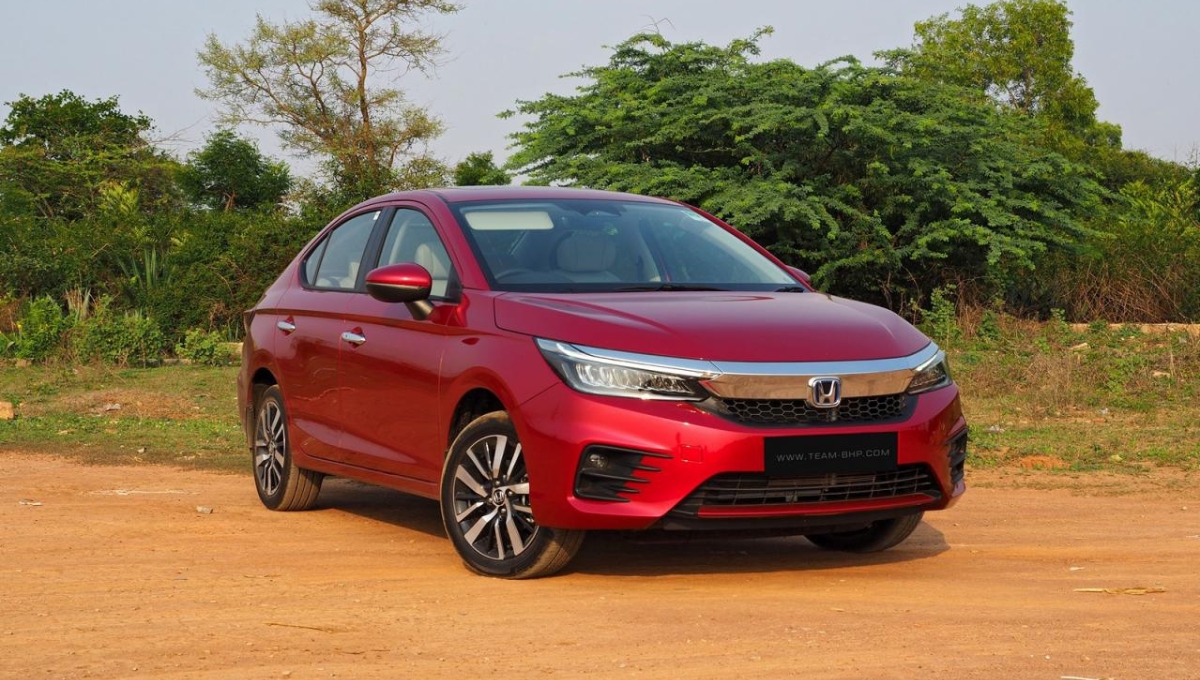 ₹19 लाख में मिल रही है 27.13 kmpl माइलेज वाली लक्ज़री जानिए Honda City Hybrid की सभी खूबियाँ