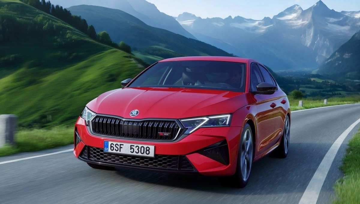 Skoda Octavia RS सिर्फ ₹30 लाख में, दमदार 1984cc इंजन और मैन्युअल ट्रांसमिशन के साथ