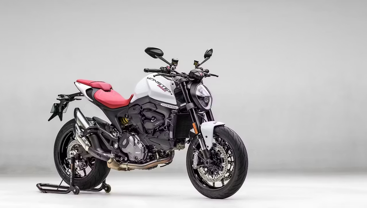 ₹12.95 लाख की दमदार Ducati Monster: नाम ही काफी है रफ्तार, जुनून और क्लास के लिए