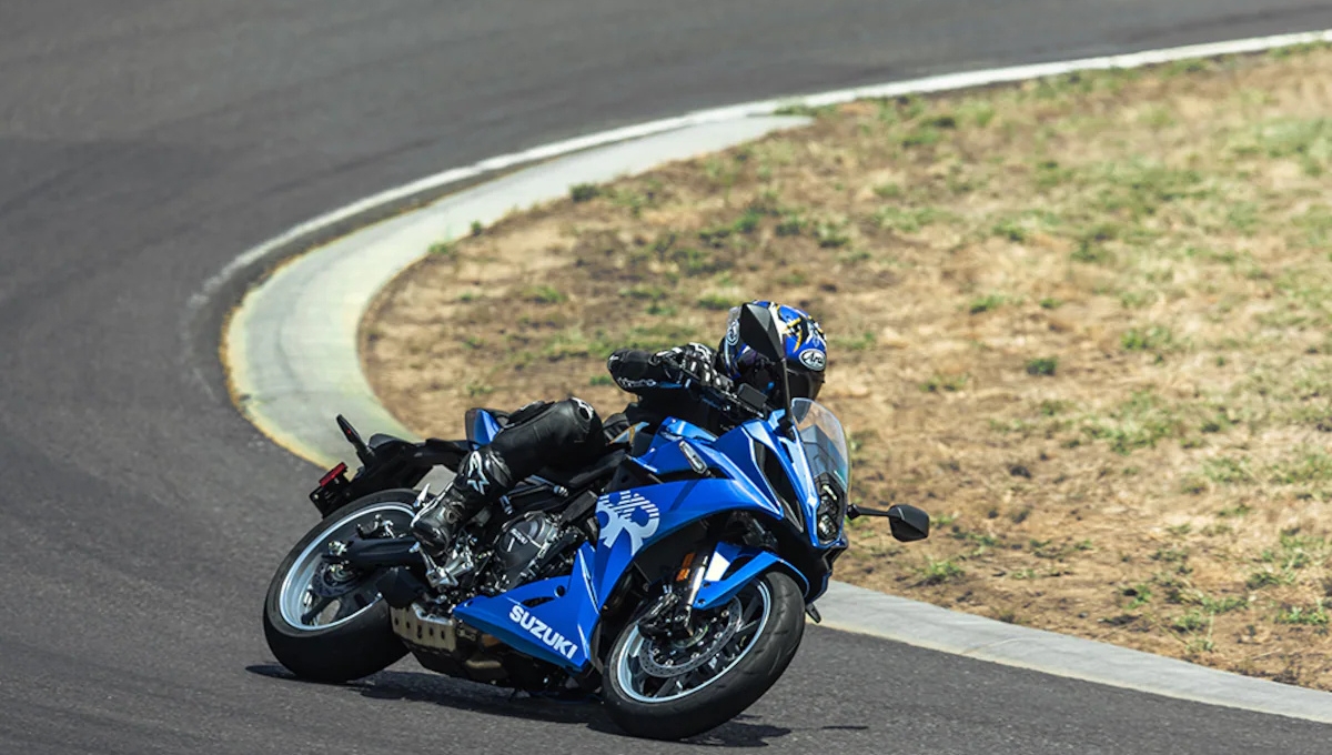 Suzuki GSX-8R: ₹11.50 लाख की कीमत में दमदार स्पोर्ट्स बाइक, जो दिल को जीत ले