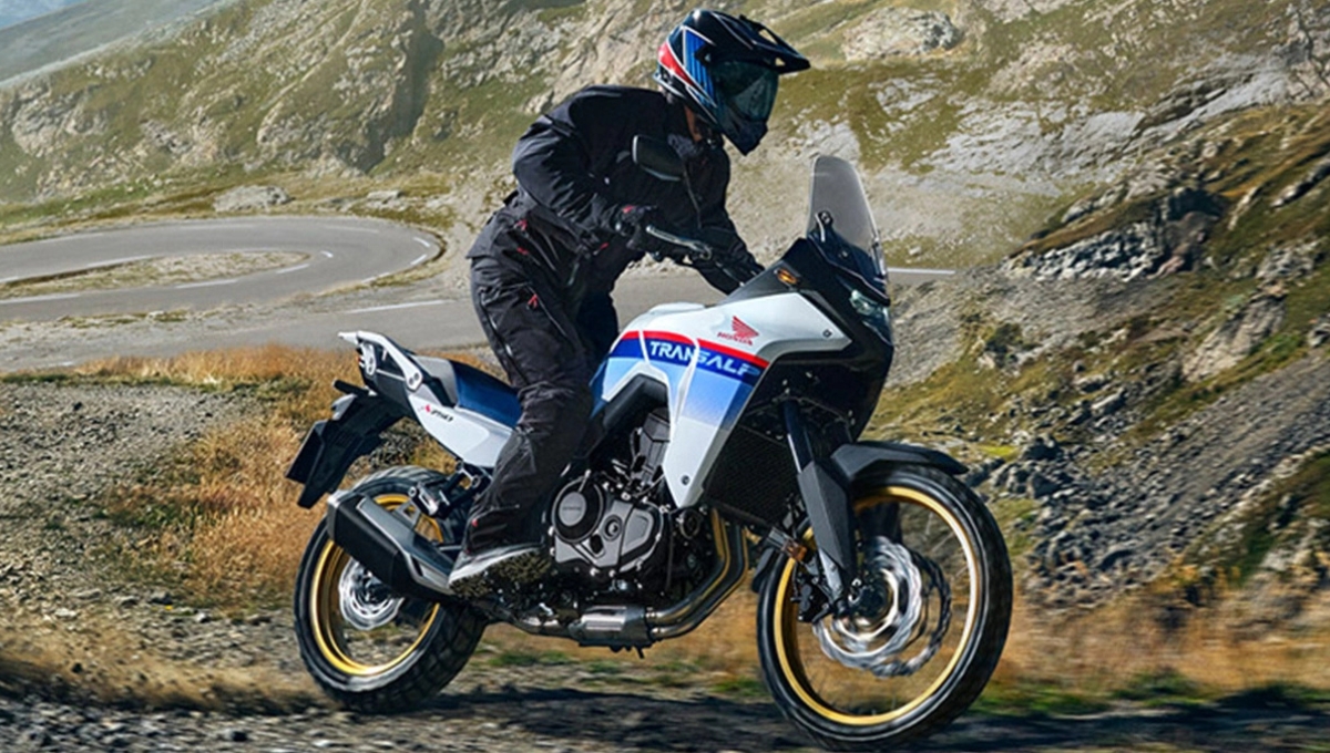 2025 Honda XL750 Transalp हुई लॉन्च, ₹11.00 लाख की कीमत में मिलेगी दमदार पावर और स्मार्ट फीचर्स