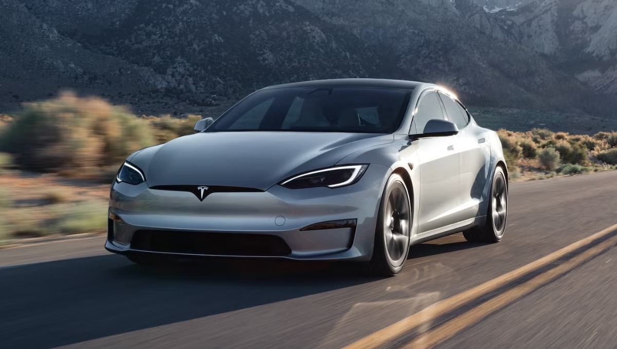 अब भारत में Tesla Model S: ₹1.5 करोड़ की कीमत में 5 स्टार लग्ज़री और 7 एयरबैग्स का सुरक्षा कवच