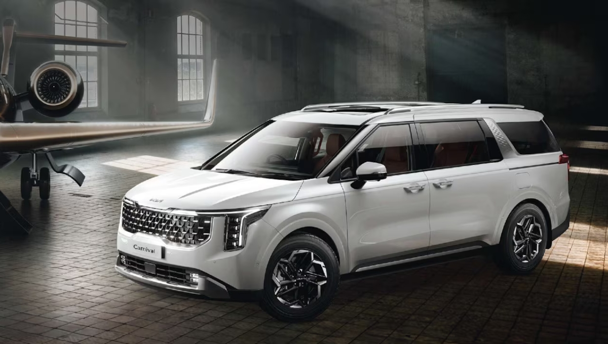 अब और भी शानदार, आरामदायक और एडवांस नई Kia Carnival आपके सपनों की फैमिली कार