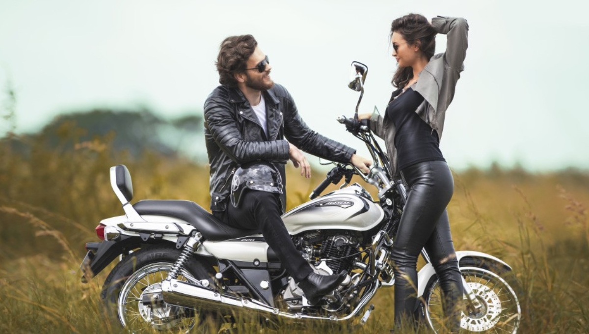 ₹1.44 लाख में दमदार लुक और पावरफुल इंजन के साथ Bajaj Avenger 220 Street जानिए फीचर्स