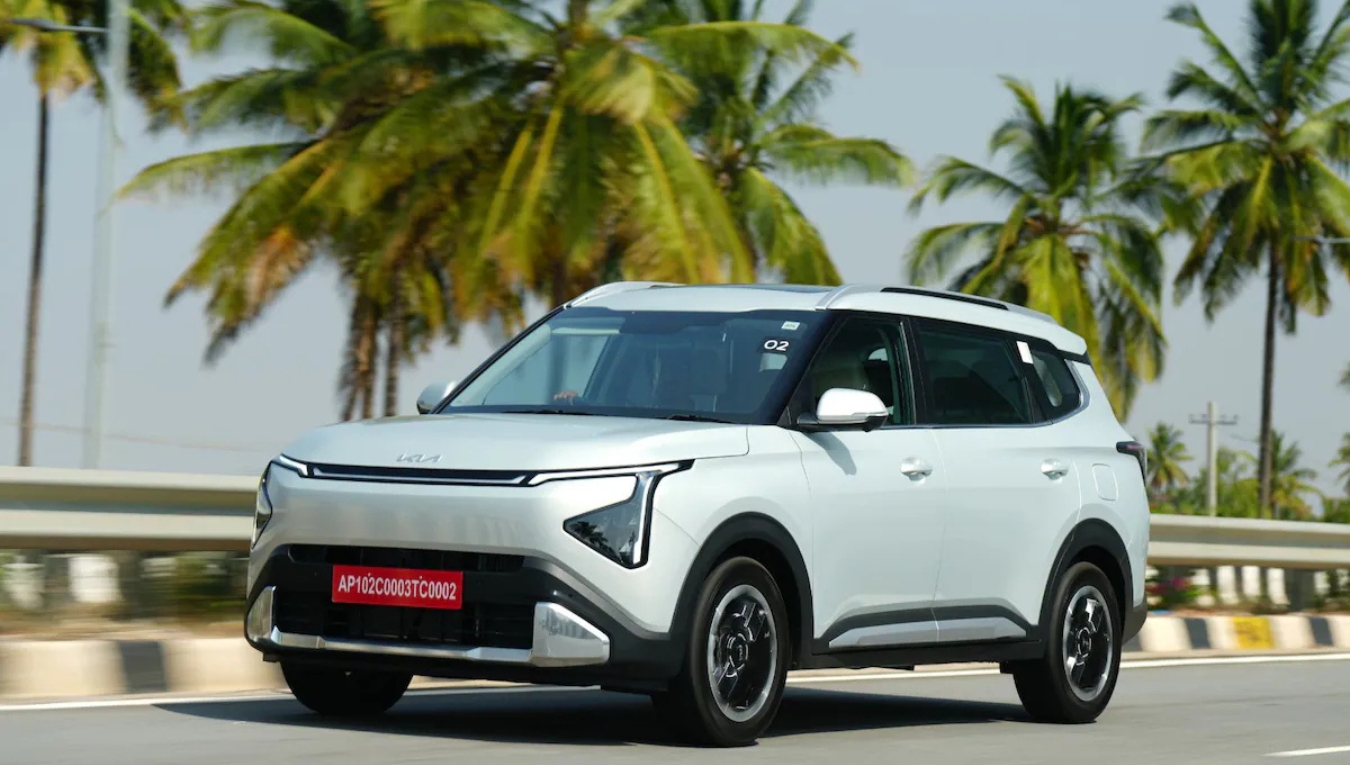 Kia Carens Clavis 2025 Price ₹12.50 Lakh: 7-Speed DCT और 64 Ambient Lights वाली SUV जो हर सफर को बनाएगी स्टाइलिश