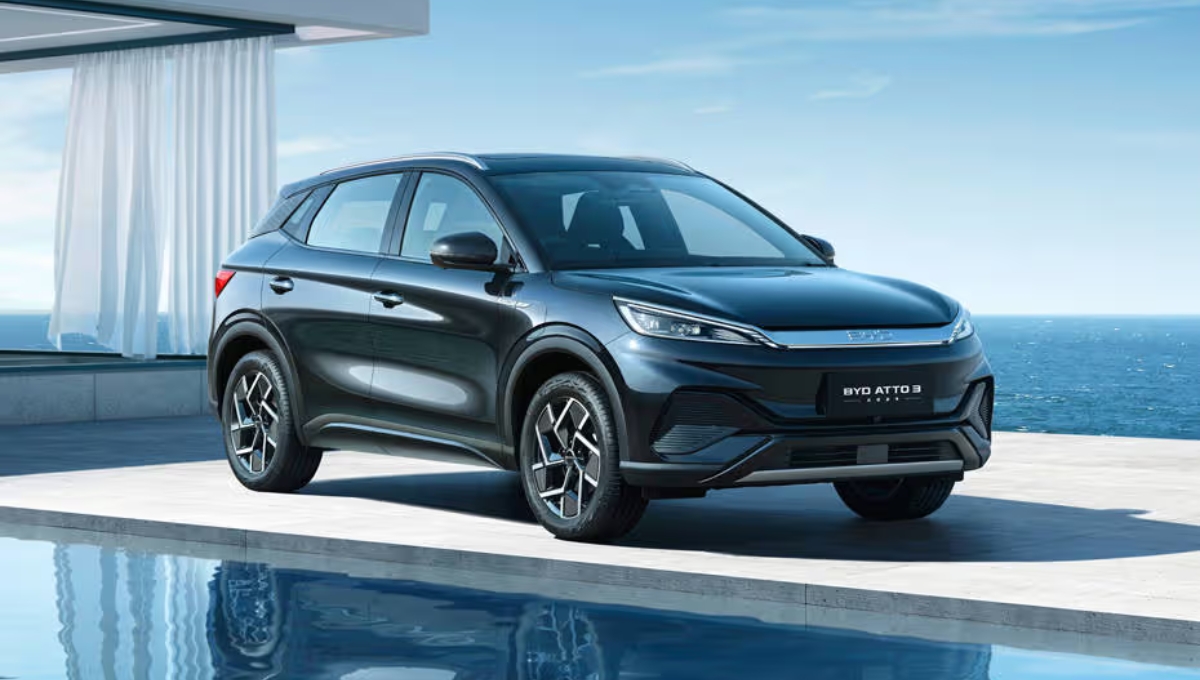 BYD Atto 3: 521 KM रेंज वाली शानदार इलेक्ट्रिक SUV, जानें कीमत और दमदार फीचर्स