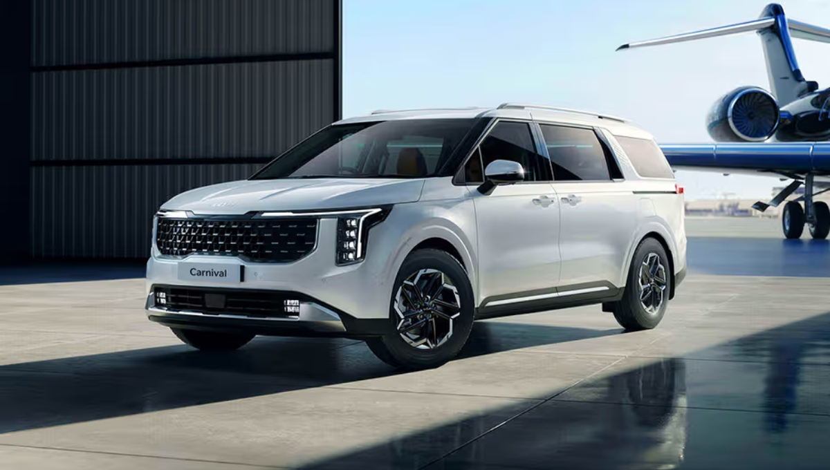 अब और भी शानदार, आरामदायक और एडवांस नई Kia Carnival आपके सपनों की फैमिली कार 