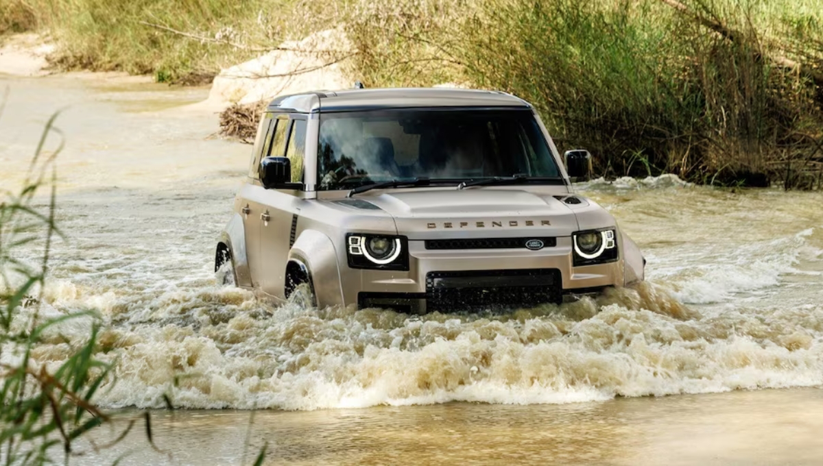 ₹2.3 करोड़ की शानदार शान: जानिए Land Rover Defender के दमदार फीचर्स और स्टाइलिश लुक 