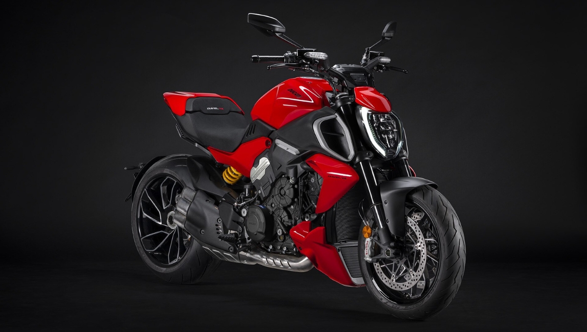 Ducati Diavel V4 लॉन्च जब ₹25 लाख की कीमत में मिलती है परफॉर्मेंस, लक्ज़री और टेक्नोलॉजी