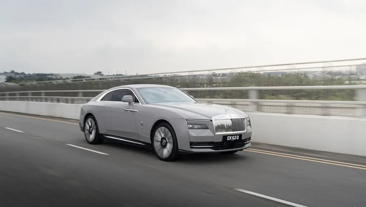 ₹8 करोड़ की शानदार इलेक्ट्रिक कार: Rolls-Royce Spectre में लग्ज़री और टेक्नोलॉजी का बेमिसाल संगम