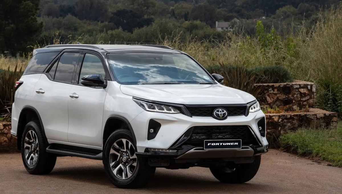 अब और भी दमदार अंदाज़ में: Toyota Fortuner स्टाइल, पावर और लग्ज़री का परफेक्ट मेल 