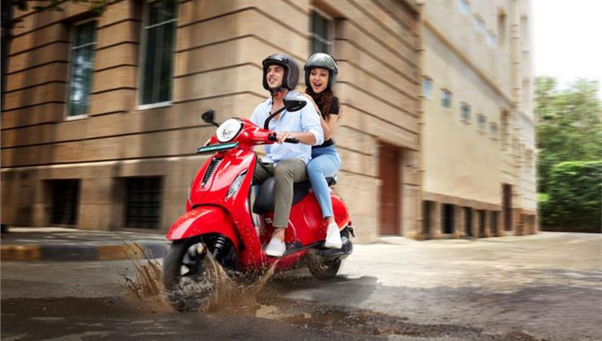 Bajaj Chetak 2025: ₹1.15 लाख की कीमत में दमदार फीचर्स और 127 KM की रेंज का जबरदस्त कॉम्बिनेशन