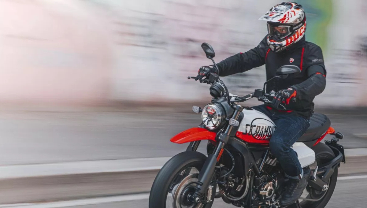 ₹10 लाख में आएगी सड़क पर आग लगाने वाली Ducati Scrambler 800 जानिए इसके शानदार फीचर्स