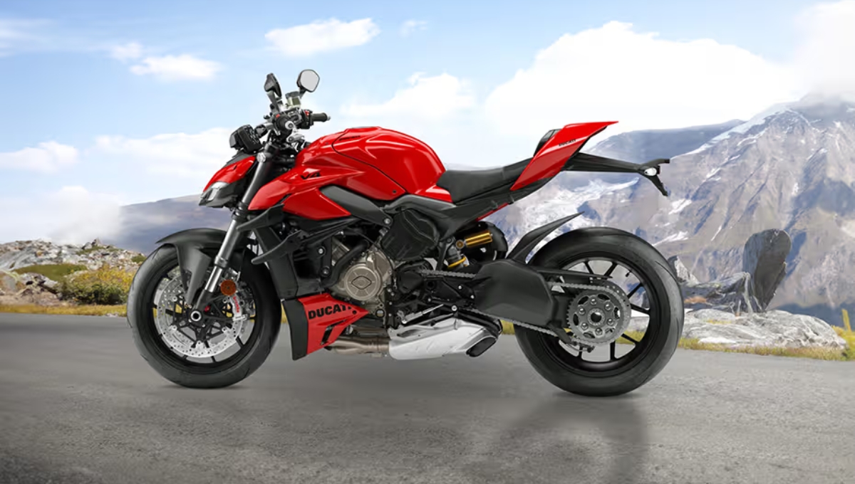 ₹22 लाख की Ducati Streetfighter V4: 208 PS पावर और 299 kmph टॉप स्पीड के साथ आई धांसू सुपरबाइक