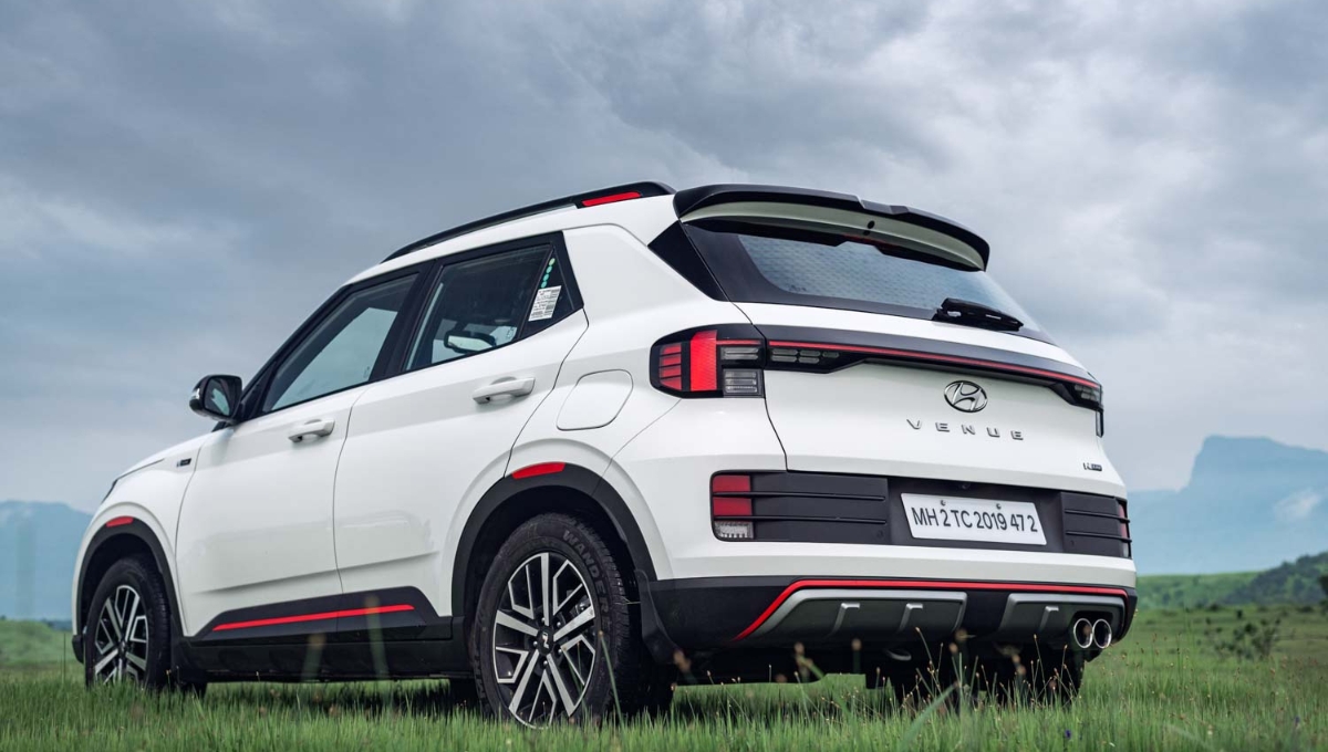 Hyundai Venue: दमदार फीचर्स और शानदार कीमत के साथ एक परफेक्ट SUV विकल्प 
