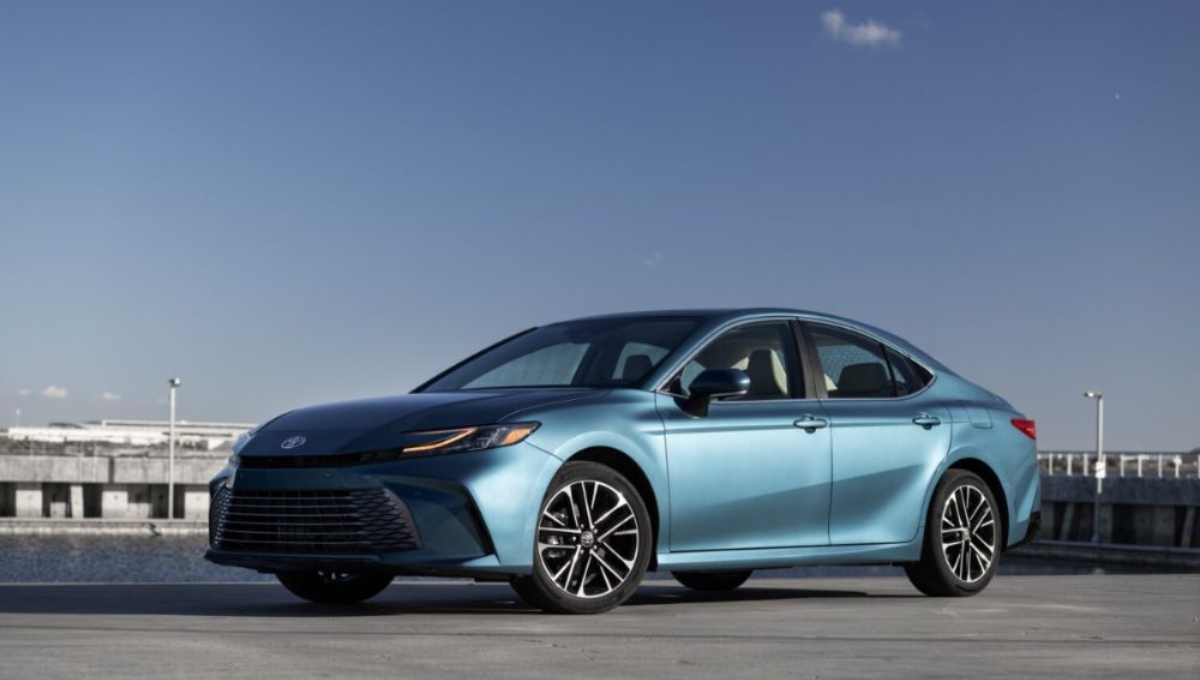 Toyota Camry 2025: लग्ज़री का नया अनुभव अब ₹46.17 लाख में स्टाइल, पावर और सेफ्टी का जबरदस्त मेल