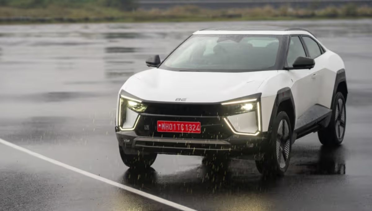 683 किमी रेंज, 6 एयरबैग्स और लग्ज़री इंटीरियर Mahindra BE 6 EV की कीमत और फीचर्स जानें