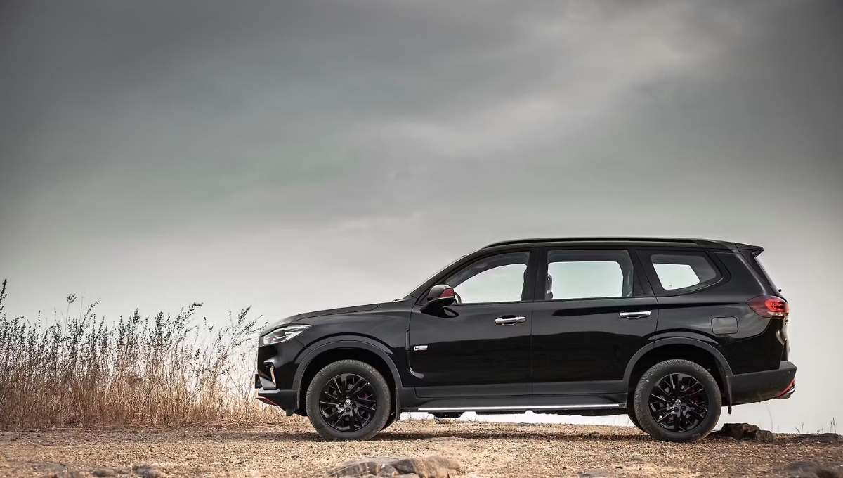 MG Gloster: ₹38 लाख से शुरू, लग्ज़री SUV में पावरफुल 2.0L ट्विन टर्बो इंजन और 64 कलर एम्बिएंट लाइटिंग का कमाल