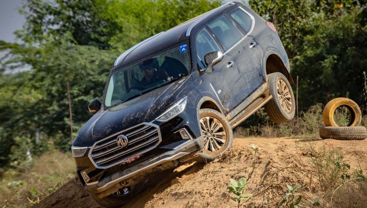 ₹37.50 लाख से शुरू MG Gloster पाएं 7-सीटर लग्ज़री SUV, 64 कलर एम्बिएंट लाइट और पैनोरमिक सनरूफ के साथ