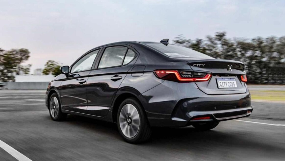 Honda City 2025: किफायती कीमत में सनरूफ, ADAS और 18.4 kmpl माइलेज का धमाका 